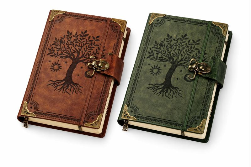 Carnet de voyage cuir Arbre de vie haut de gamme sur présentoir – carnet d’écriture en cuir rétro